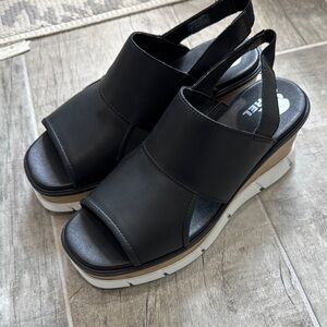 Sorrel women’s Black Platform Sandals